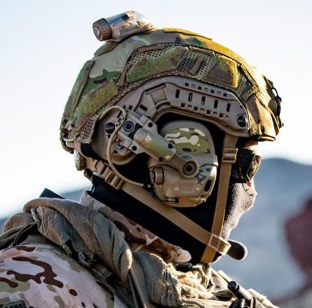 Casque militaire avec communication intégrée, casque d'assaut